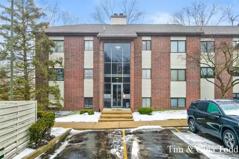 3330 Devonwood #F, Grand Rapids, MI 49525