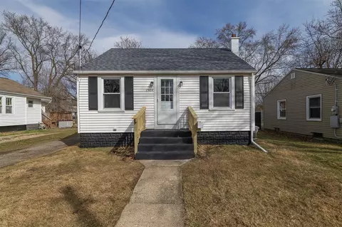 1504 Woodrow, Kalamazoo, MI 49048