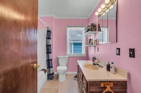 Bath - 113 Larson, Jackson, MI 49202 photo 1 of 1