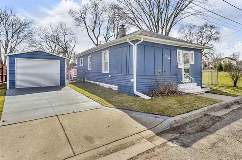 113 Larson, Jackson, MI 49202