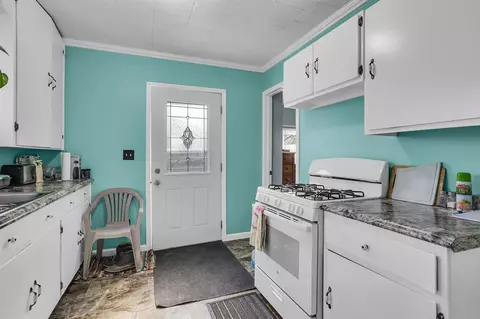 Kitchen - 113 Larson, Jackson, MI 49202 photo 2 of 2