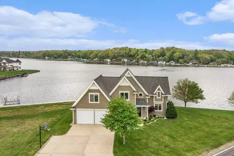 5306 W Longbridge, Pentwater, MI 49449