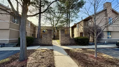 175 Briarcrest #107, Ann Arbor, MI 48104