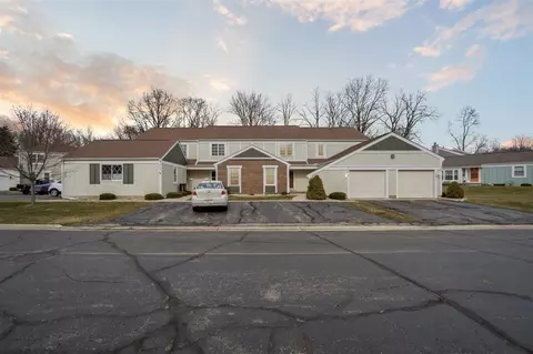 2762 Walden Woods, Jackson, MI 49201