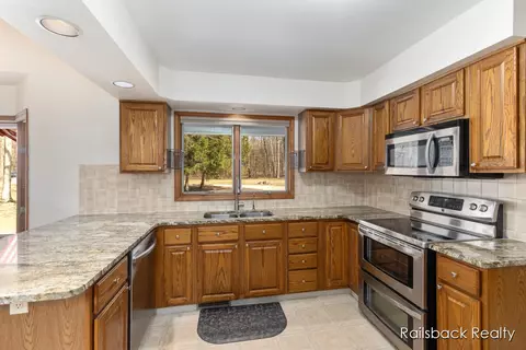 Kitchen - 162 E 56th, Newaygo, MI 49337 photo 2 of 2
