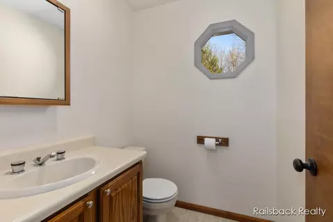 Bath - 162 E 56th, Newaygo, MI 49337 photo 4 of 6