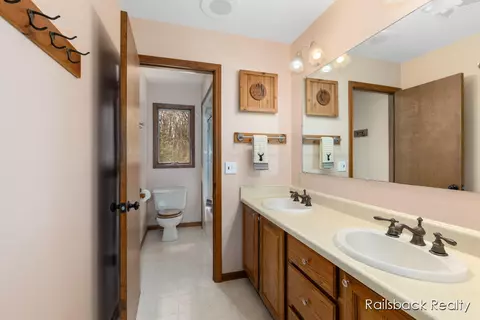 Bath - 162 E 56th, Newaygo, MI 49337 photo 2 of 6