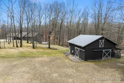Exterior - 162 E 56th, Newaygo, MI 49337 photo 8 of 15