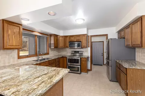 Kitchen - 162 E 56th, Newaygo, MI 49337 photo 1 of 2