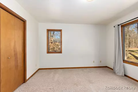 Bedroom - 162 E 56th, Newaygo, MI 49337 photo 4 of 6