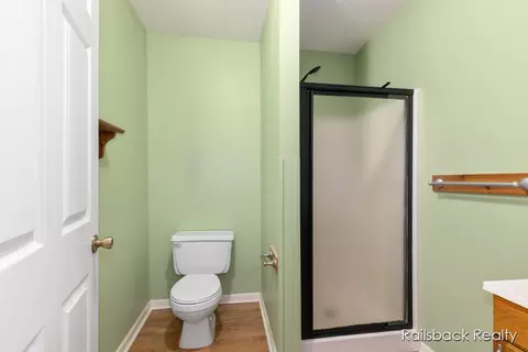 Bath - 162 E 56th, Newaygo, MI 49337 photo 6 of 6