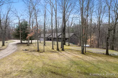 Exterior - 162 E 56th, Newaygo, MI 49337 photo 7 of 15