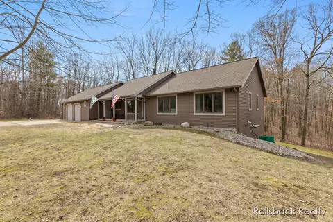 Exterior - 162 E 56th, Newaygo, MI 49337 photo 15 of 15