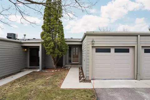 717 Skynob, Ann Arbor, MI 48105