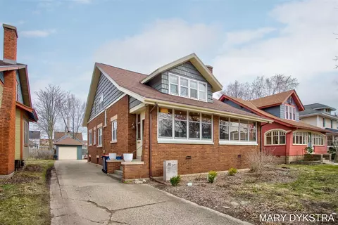 91 W 18th, Holland, MI 49423