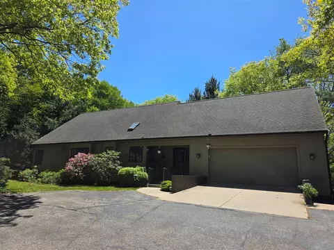 18642 Pawnee, Spring Lake, MI 49456