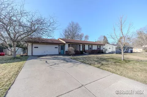 402 James, Holland, MI 49424