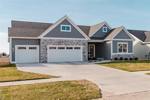 9514 Fields Dr, Zeeland, MI 49464
