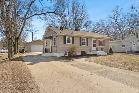 6636 Paris, Grand Rapids, MI 49548