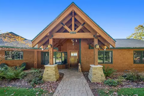 1729 River Oaks, Ada, MI 49301