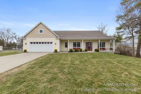 203 E Cross, Clarksville, MI 48815