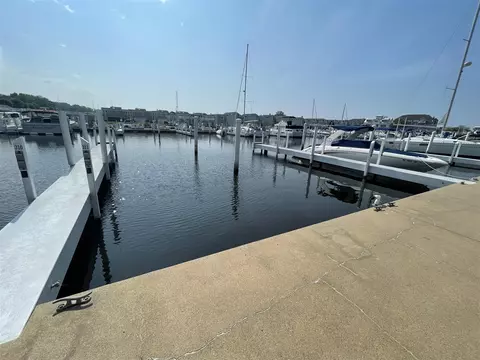 357 Peninsula #E, New Buffalo, MI 49117