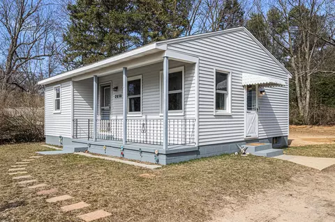 2030 Duck Lk, Whitehall, MI 49461