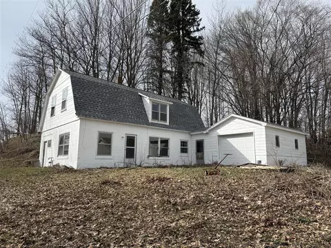 3286 W Garfield, New Era, MI 49446