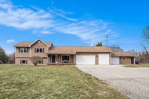 11051 36th, Lowell, MI 49331
