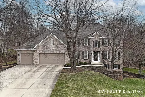 2359 Cascade Lks, Grand Rapids, MI 49546