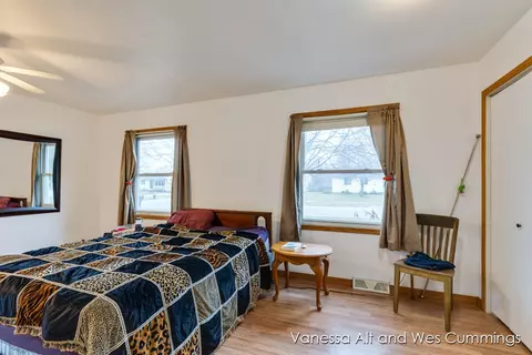 Bedroom - 295 Roberta Jayne, Lowell, MI 49331 photo 2 of 5