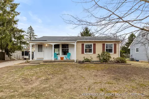 295 Roberta Jayne, Lowell, MI 49331