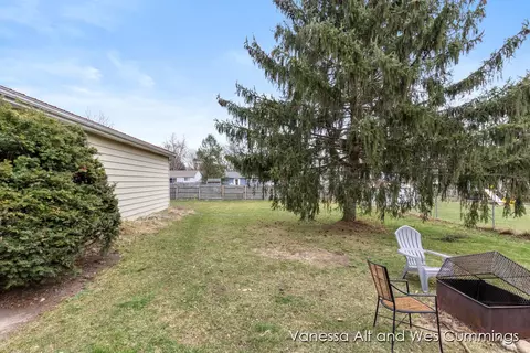 Exterior - 295 Roberta Jayne, Lowell, MI 49331 photo 4 of 5