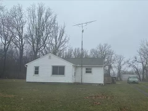 2120 Mauck, Hillsdale, MI 49242
