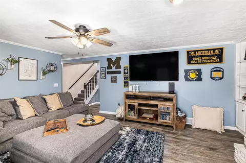Living - 3250 Reynolds, Jackson, MI 49201 photo 6 of 6