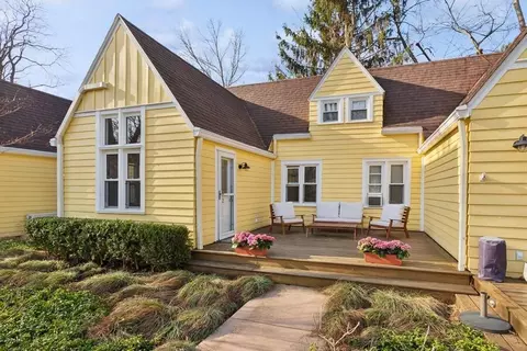16200 Lakeshore #2, Union Pier, MI 49129