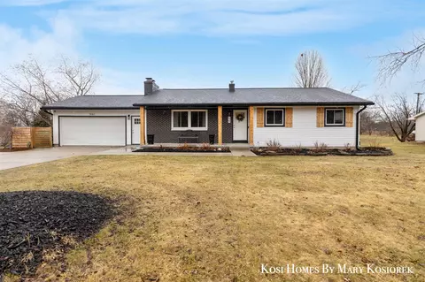 9161 Courtland, Rockford, MI 49341