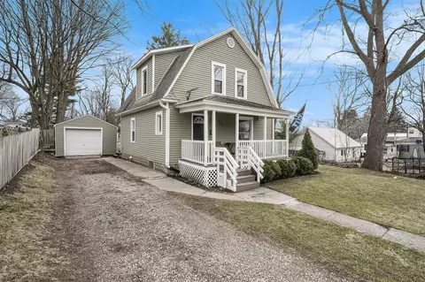 518 King, Ionia, MI 48846