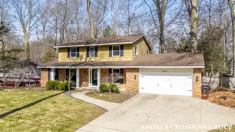 1333 Natchez, Holland, MI 49424