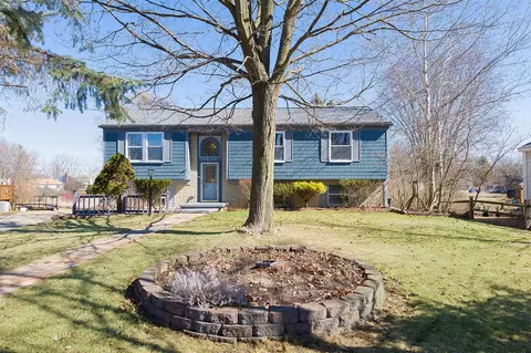 5836 Kings Arms, Waterford, MI 48327