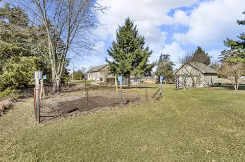 103 Cannes, Brooklyn, MI 49230 photo 8