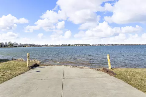 103 Cannes, Brooklyn, MI 49230 photo 55