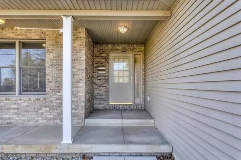 103 Cannes, Brooklyn, MI 49230 photo 4