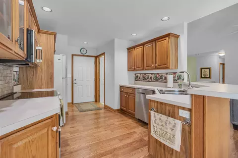 103 Cannes, Brooklyn, MI 49230 photo 23