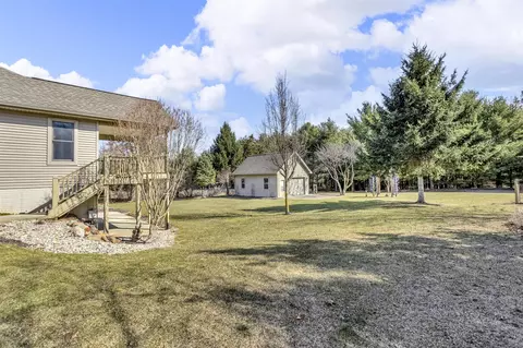 103 Cannes, Brooklyn, MI 49230 photo 5