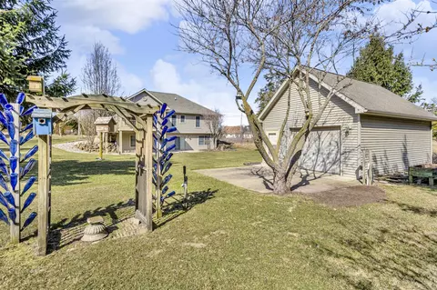 103 Cannes, Brooklyn, MI 49230 photo 9