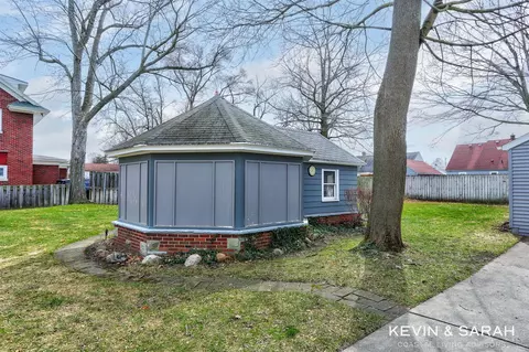 38 Manchester, Grand Rapids, MI 49548