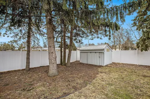 Exterior - 1400 E Rishel, Sturgis, MI 49091 photo 6 of 12