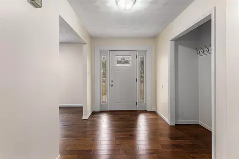 Entry Way - 1400 E Rishel, Sturgis, MI 49091 photo 1 of 2
