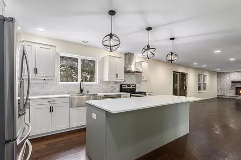 Kitchen - 1400 E Rishel, Sturgis, MI 49091 photo 3 of 3